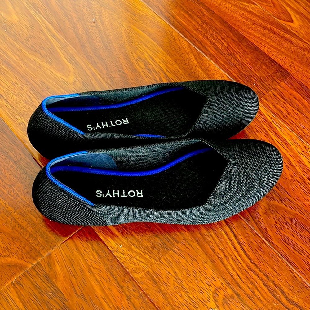 Rothy’s classic black flat women’s shoe